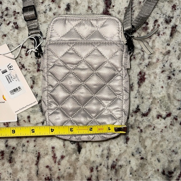 NWT Oliver Thomas Quilted Champagne Crossbody Cellphone RFID Blocking Purse New - Picture 8 of 12
